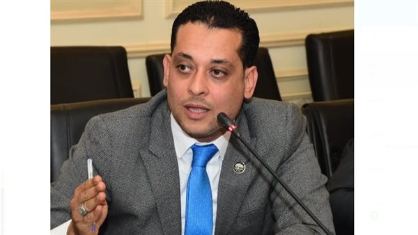 نشأت العمده