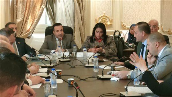  لجنة الاتصالات بمجلس