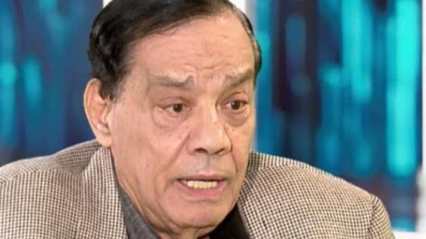 حلمي بكر _ أرشيفية