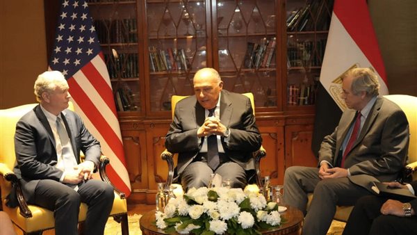 وزير الخارجية - عضوين