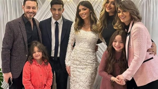 ليلى أحمد زاهر وهشام