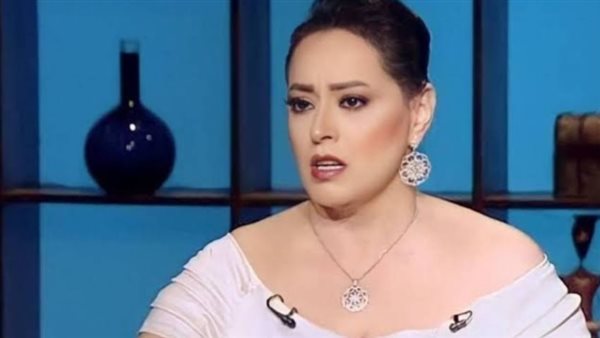 الفنانة هند عاكف