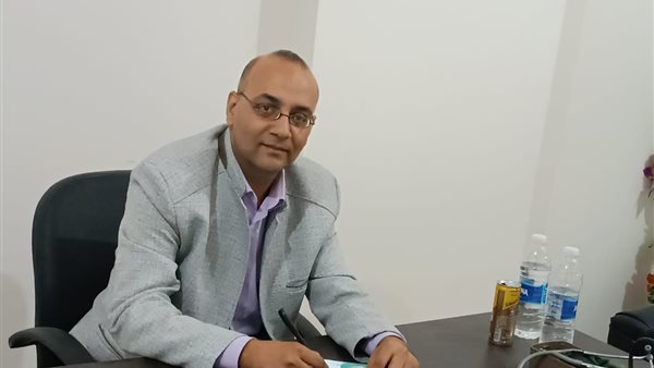 الدكتور أحمد عويش