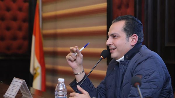 النائب أحمد عبدالجواد