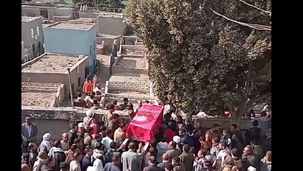 تشييع جثمان سيدة