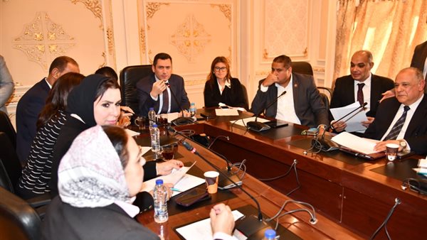  لجنة الصناعة بمجلس