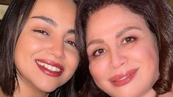 إلهام شاهين وابنة