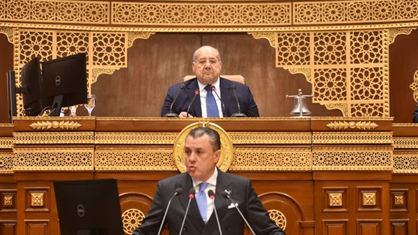 وزير السياحة 