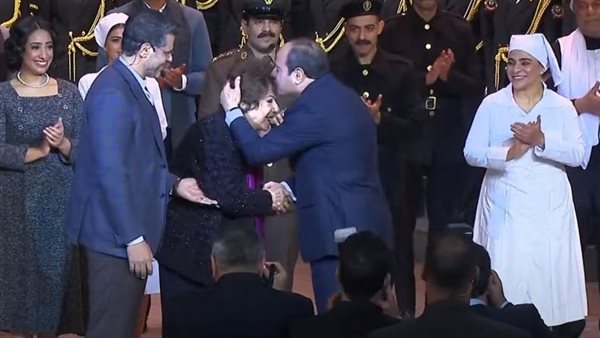 السيسي و الفنانة