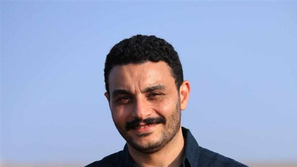 الكاتب الصحفي شريف