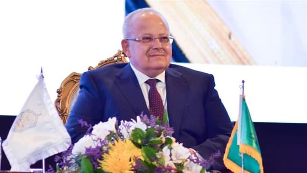 رئيس جامعة القاهرة
