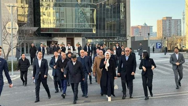 وزير الإسكان 