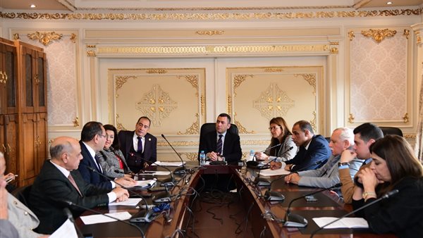  لجنة الصناعة بمجلس