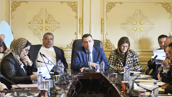 لجنة الصناعة بمجلس