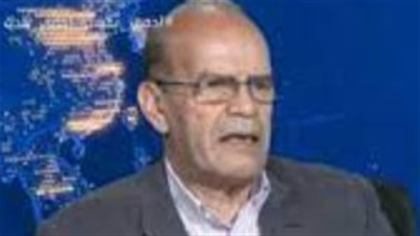 استاذ العلوم السياسية