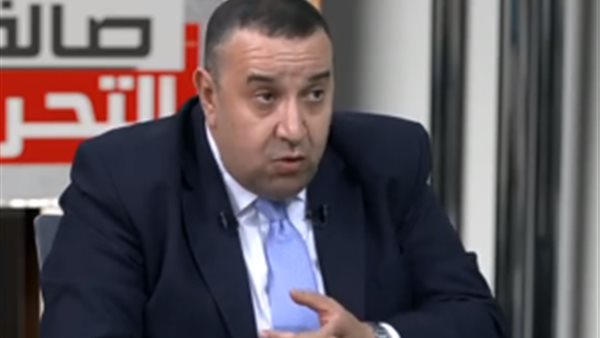 الكاتب الصحفي وائل