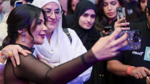 منى زكي العرض الخاص