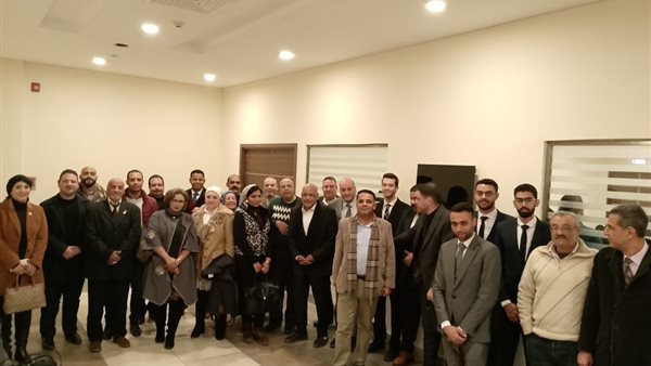  قيادات وكوادر حزب