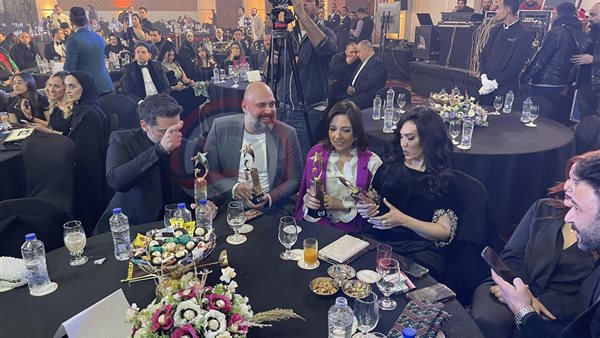 نجوم الفن في ملتقى