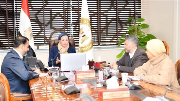 وزيرة البيئة 