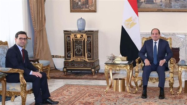 الرئيس السيسي ووزير