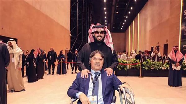 أشرف قاسم والمستشار