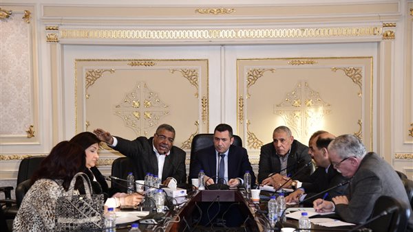  لجنة الصناعة بمجلس