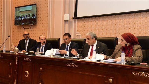 لجنة القوى العاملة