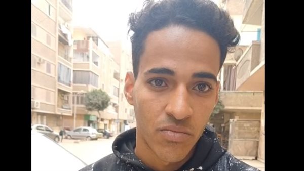 العامل الذي عثر على