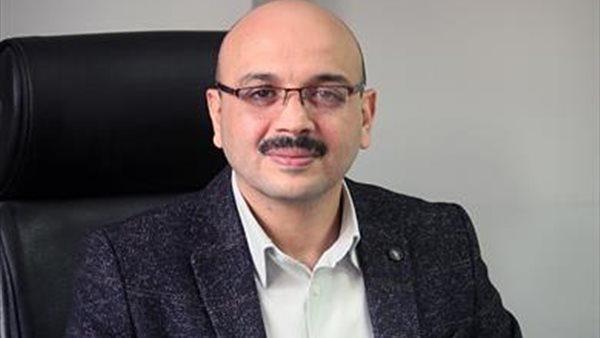 الكاتب الصحفي محمد