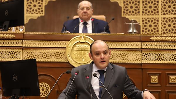 وزير الصناعة بمجلس