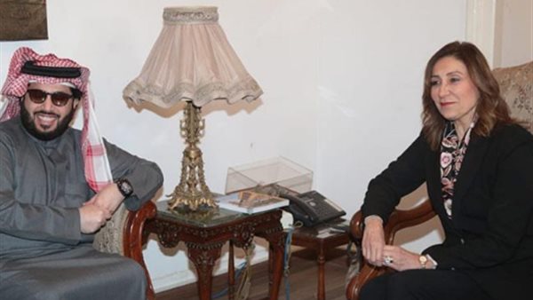 وزيرة الثقافة تركي