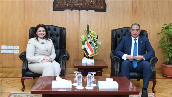 محافظ الفيوم يلتقي