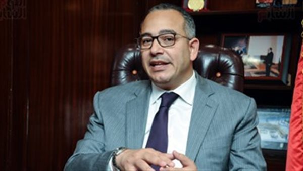 الدكتور أحمد درويش