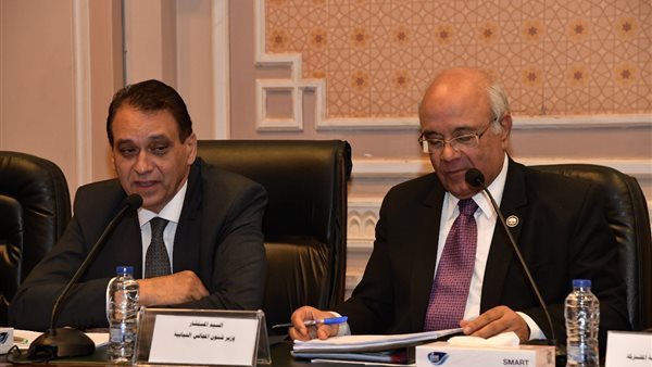 رئيس لجنة الإسكان