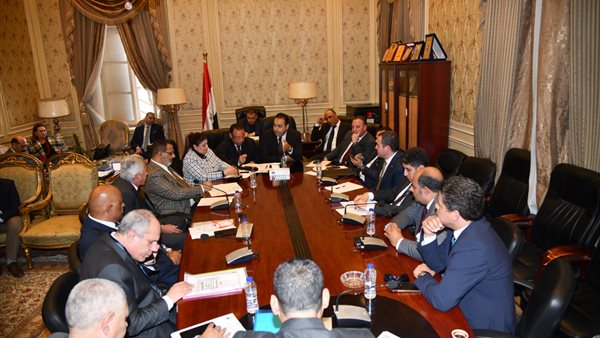  لجنة الشباب والرياضة