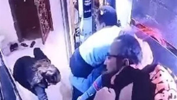 فتاتي الاسانسير