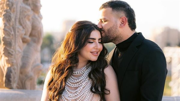 مسلم وخطيبته