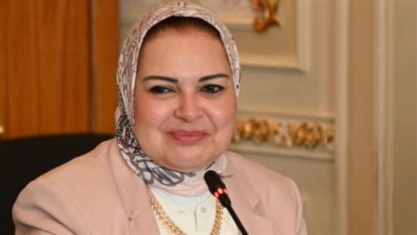 النائبة منى عمر