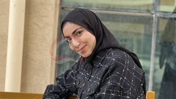 طالبة العريش نيرة