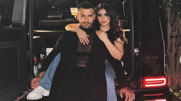 مسلم وخطيبته