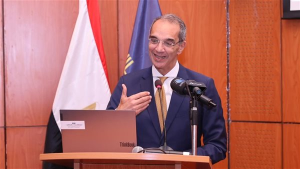 وزير الاتصالات 