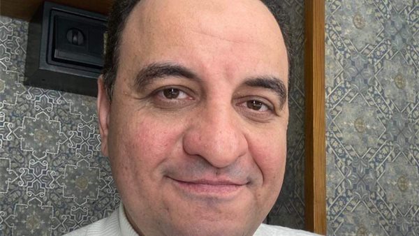 هشام إسماعيل 