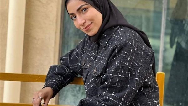 طالبة العريش نيرة