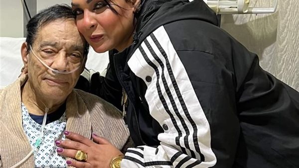 حلمي بكر وزوجته