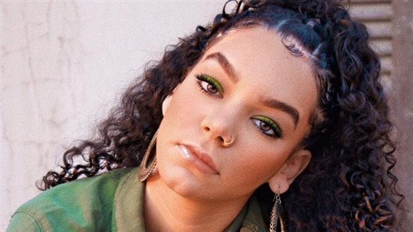 المطربة بيري