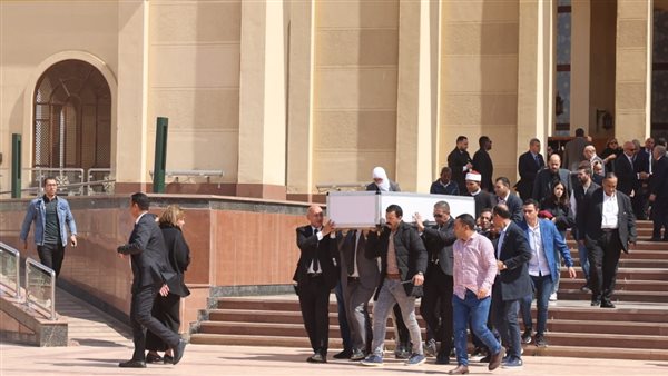 تشييع جثمان والد