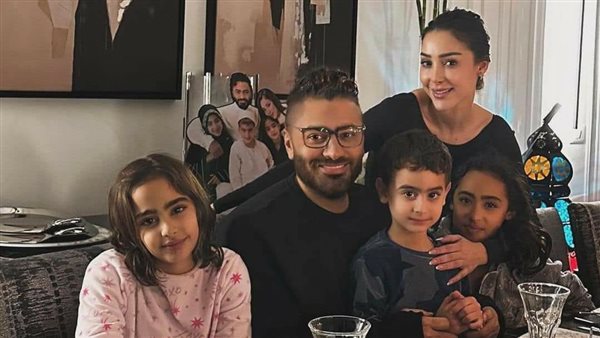 تامر حسني رفقة بسمة