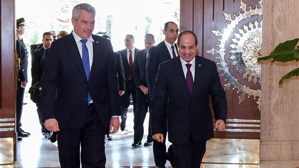 الرئيس السيسي مع