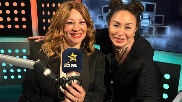 انتصار وإنجي علي